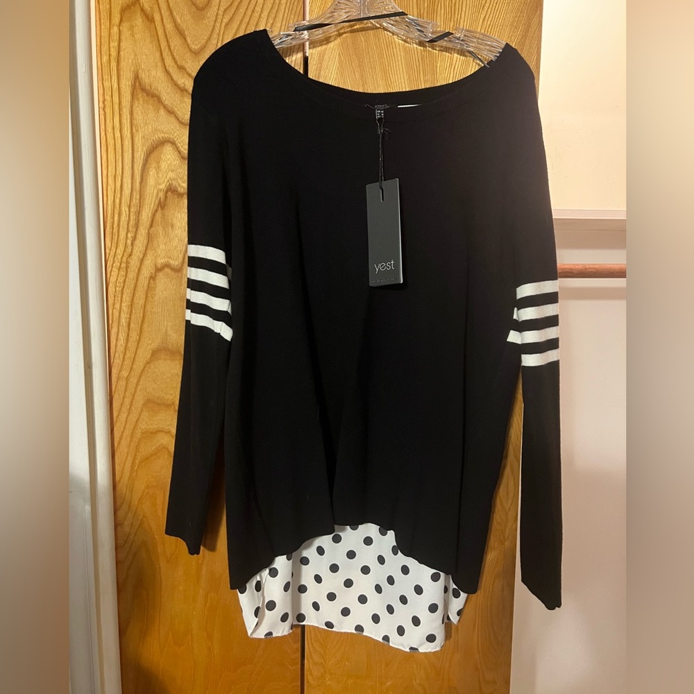 Yest Boutique Sweater. New with tags.  Black & White size 12
